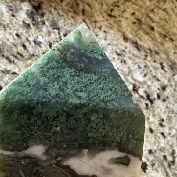 Green Moss Agate and White Crystal Tower - Picture 9 of 9